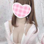 レア出勤と爆乳注意報！立川南口でかわいい美少女とイチャイチャマッサージ！